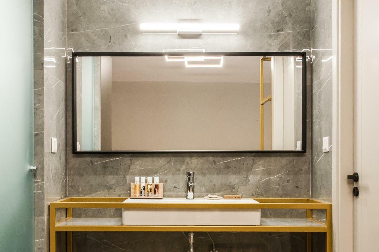 Step One | Luxury Suites Right In The Heart Of Acropolis Next To Metro Station Athens Exterior photo